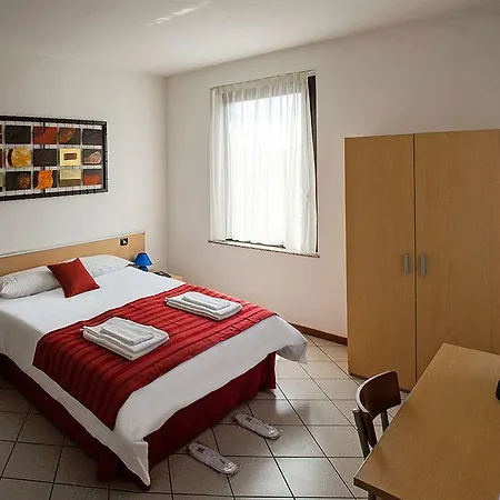 Szálloda Michelangelo Arona