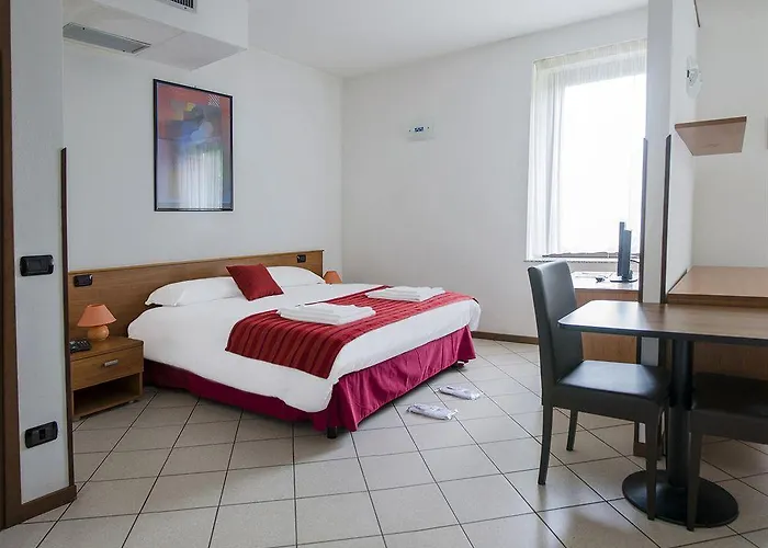 米开朗基罗酒店 阿罗纳